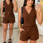 Conjunto Colete e Shorts em Alfaiataria
Conjunto Colete e Shorts
Conjunto Colete Alfaiataria
Conjunto Colete