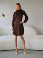 Vestido Lupita — Lanzinha Manga Longa com Gola Alta | Elegância que Veste Bem o Dia Todo