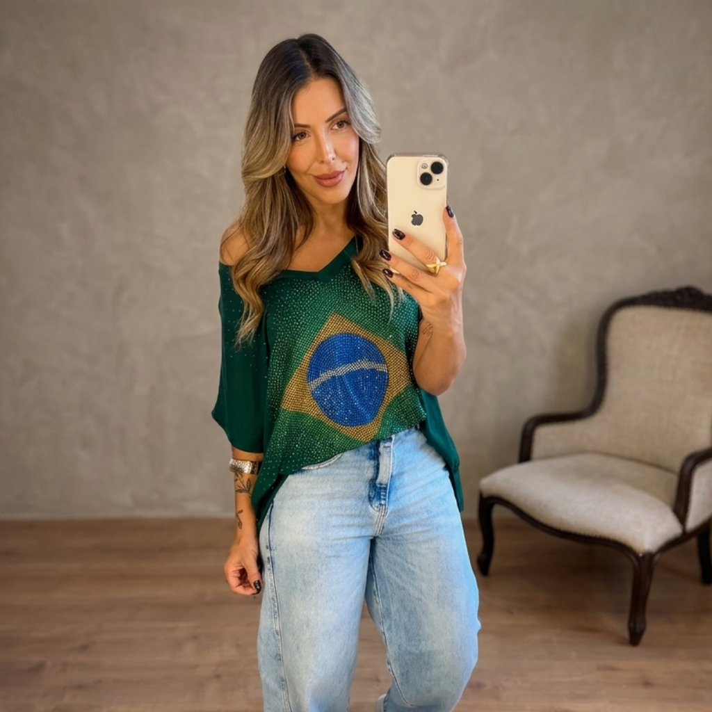 Blusa Brasil Gola V com Pedraria