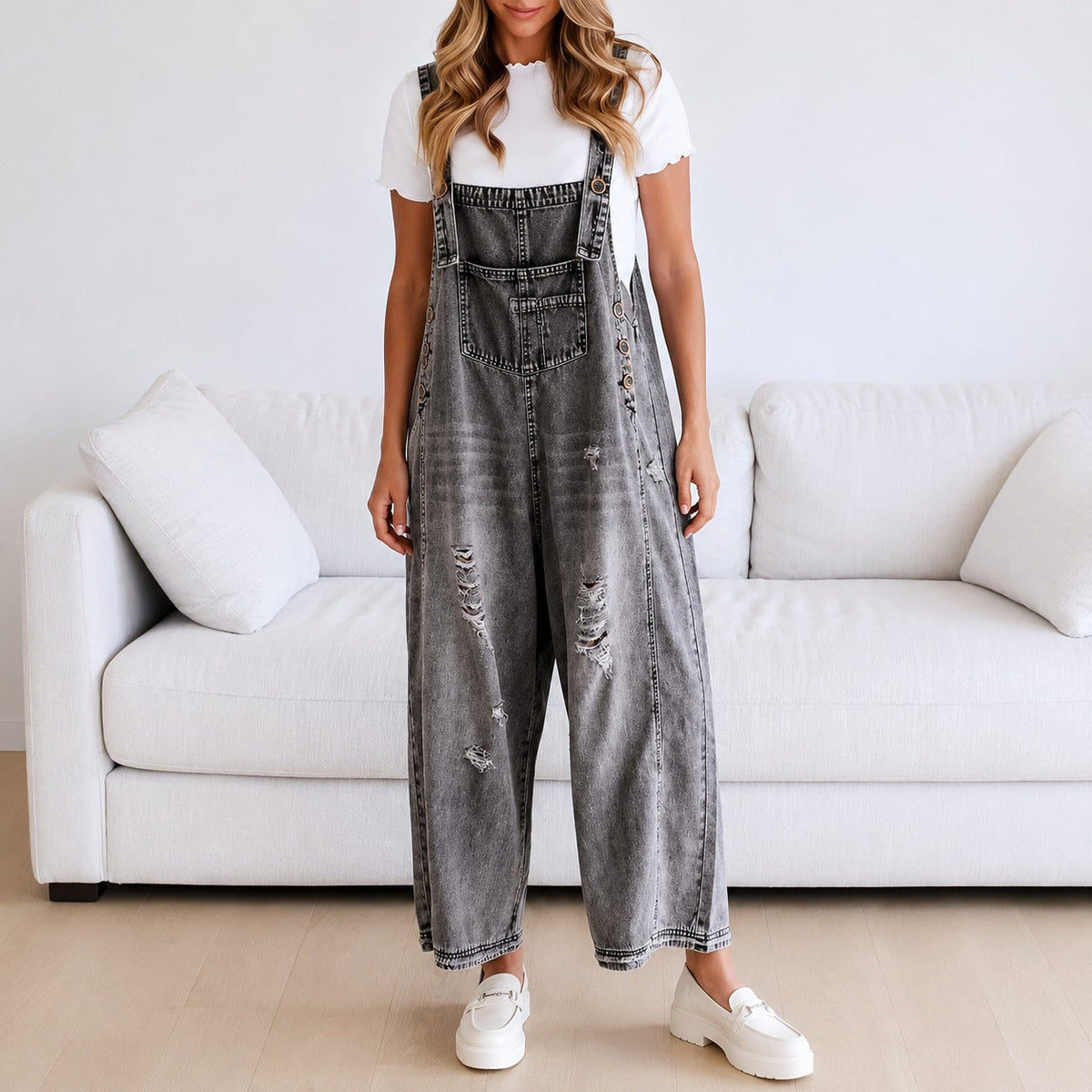 Macacão Janiele Feminino
Macacão Janiele com Denim Vintage e Corte Amplo
Macacão Janiele
Macacão Feminino Denim Vintage